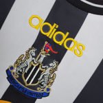 camisa-retro-newcastle-united-home-masculina