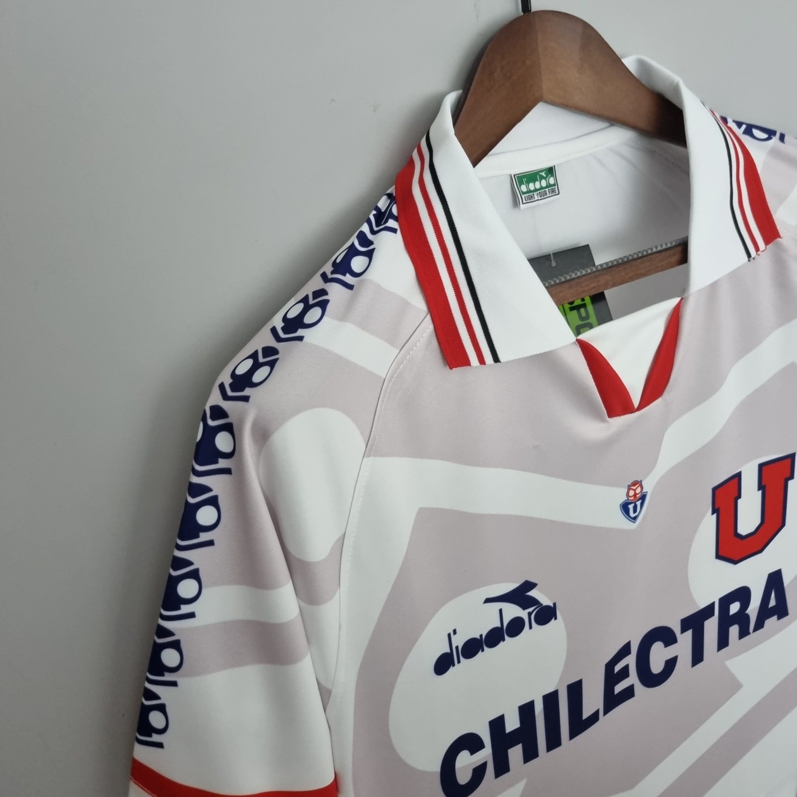 camisa-retro-universidad-do-chile-1996-branca-masculina