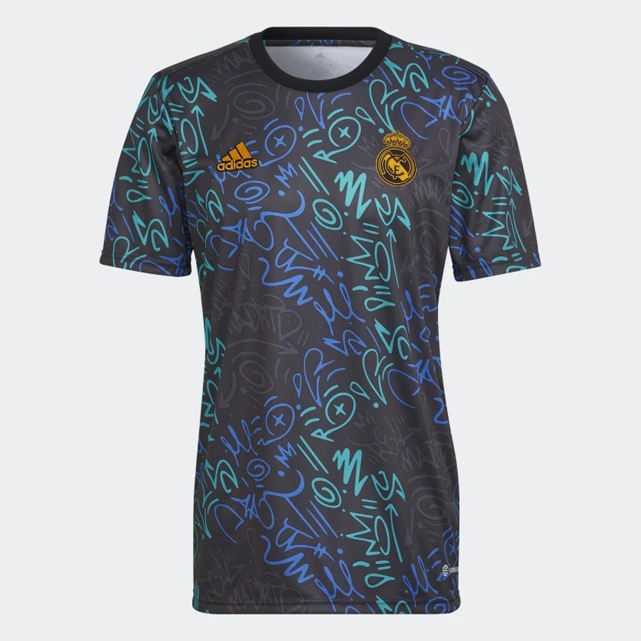 manchester-united-pre-match-top-black_ss4_p-12085178+pv-1+u-n0q5md9i6cxmp87j2ev5+v-0470e331fc874e34991c52cd70515075(7) Camisa Pré-jogo Real Madrid 22/23 Azul