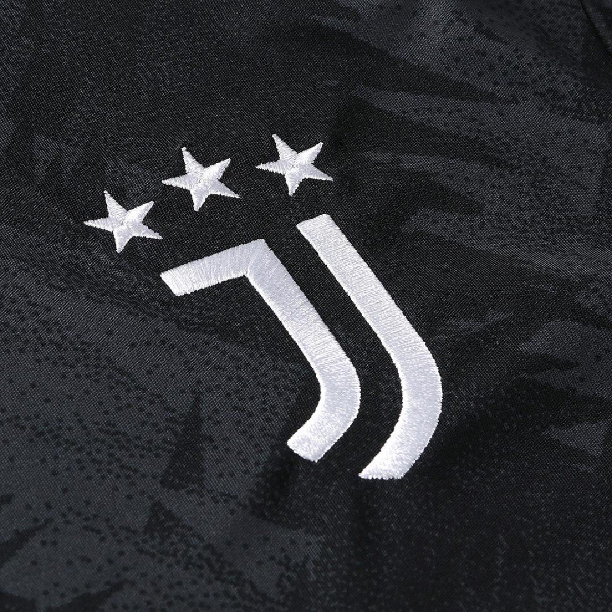 NQQ-7755-068_zoom1(19) Camisa Juventus Preta Elétrica 2022