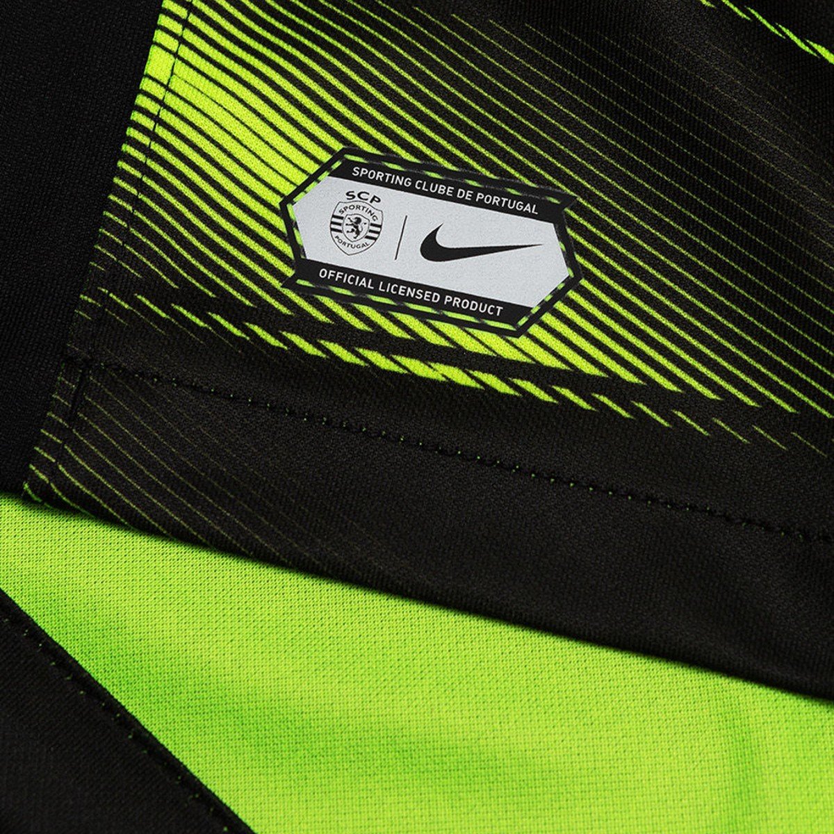 NQQ-7755-068_zoom1(2) Camisa Sporting Portugal Verde Rajada