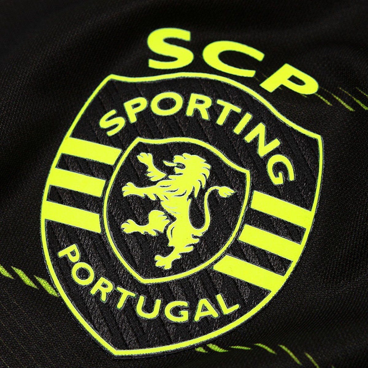 NQQ-7755-068_zoom1(4) Camisa Sporting Portugal Verde Rajada