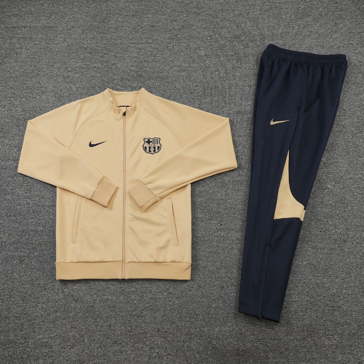 Sem-titulo-6(5) Conjunto de Treino Barcelona Dourado 2022/23 Calça + Jaqueta