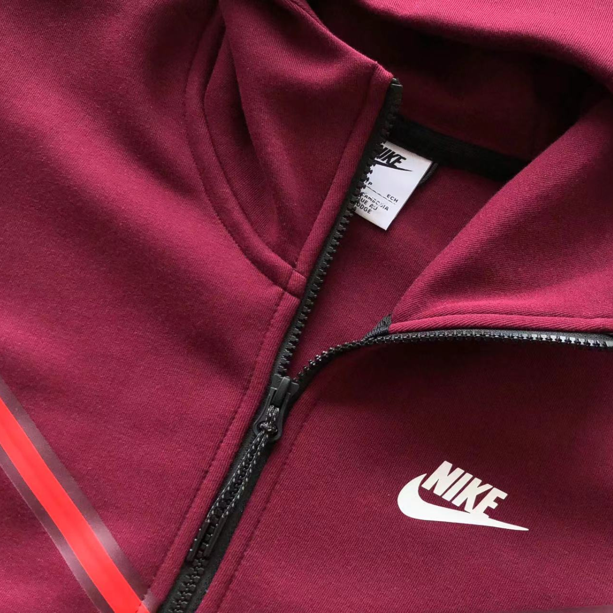 Design sem nome (22) Conjunto Blusão + Calça Nike Vermelho