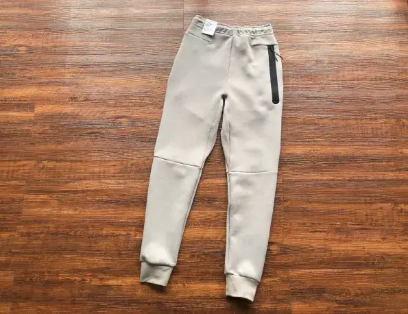 87f6e833-scaled Conjunto Blusão e Calça Moletom Nike- Cinza