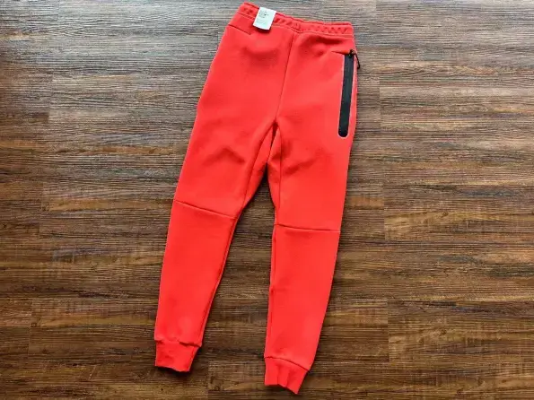 8c37d3e0 Conjunto Blusão e Calça Moletom Nike - Vermelho