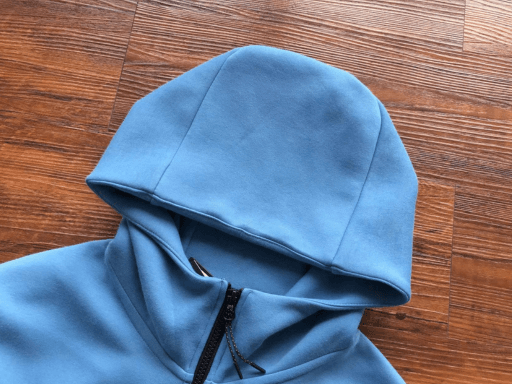 Design sem nome (2) Vista-se com o Conjunto Blusão e Calça Moletom Nike com valor promocional. Adquira já a sua com FRETE GRÁTIS aqui na malta esportes!