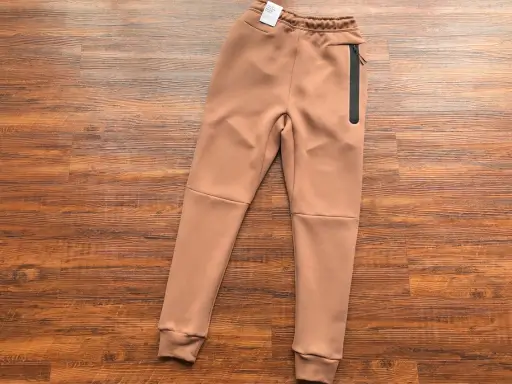Design-sem-nome-28 Conjunto Blusão e Calça Moletom Nike Castanho