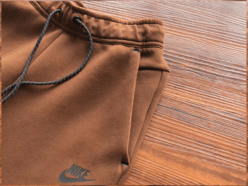 Design sem nome (4) (1) Conjunto Blusão e Calça Moletom Nike Marrom