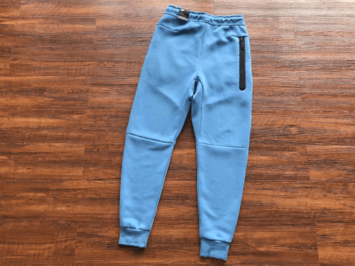 Design sem nome (6) Vista-se com o Conjunto Blusão e Calça Moletom Nike com valor promocional. Adquira já a sua com FRETE GRÁTIS aqui na malta esportes!