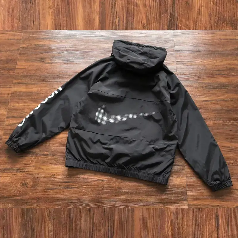 Design-sem-nome-7-4 Jaqueta Nike Masculina c/ Capuz Preta Alphabet