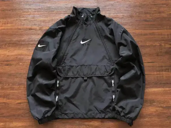 d884cc79 Jaqueta Corta vento Nike Refletiva