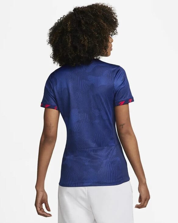 Nike-lanca-camisas-dos-Estados-Unidos-para-a-Copa-do-Mundo-Feminina-2023-7-585x731 Camisa Estados Unidos Azul Copa Feminina 2023