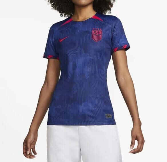 Nike-lanca-camisas-dos-Estados-Unidos-para-a-Copa-do-Mundo-Feminina-2023-8-585x731 Camisa Estados Unidos Azul Copa Feminina 2023