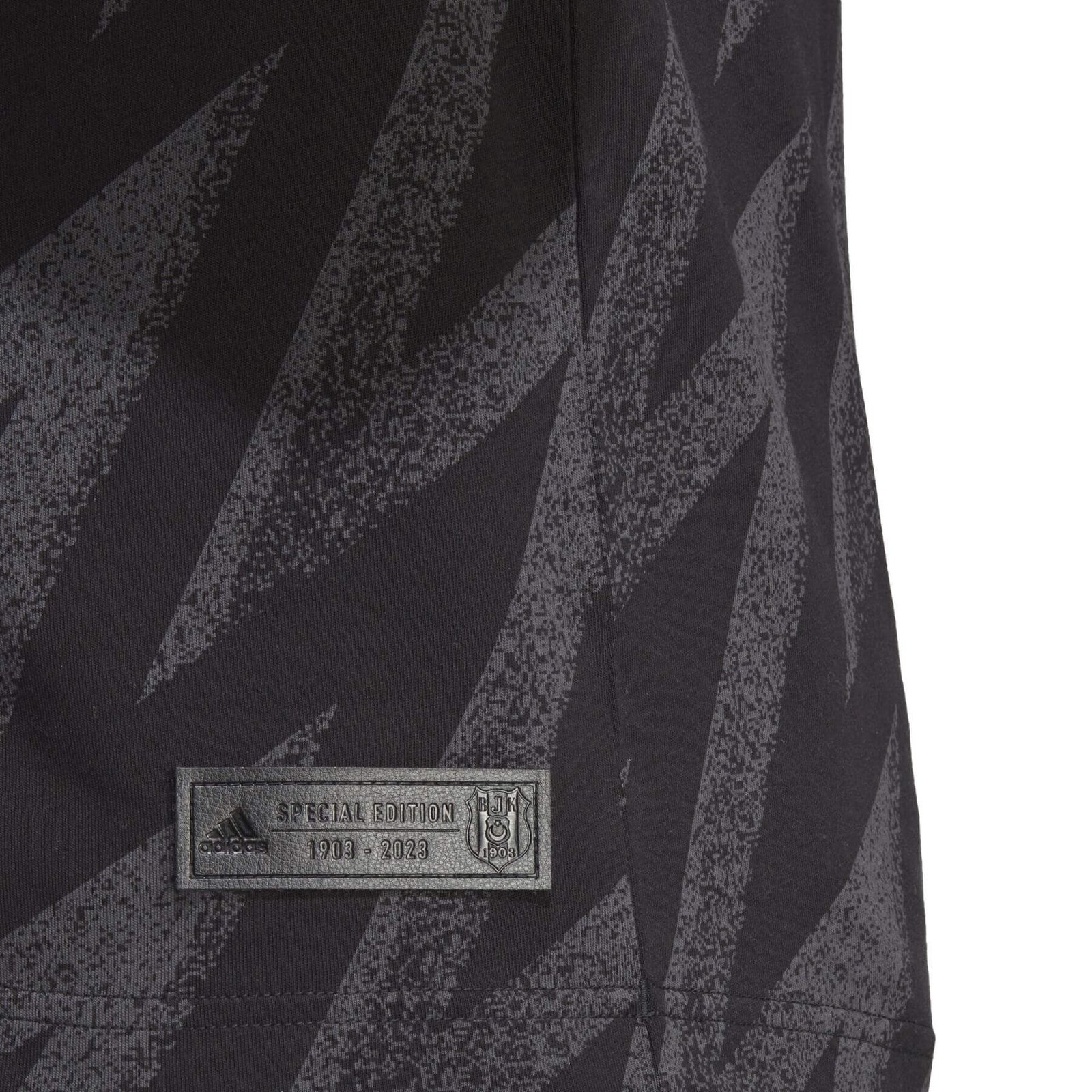 adidas_ht9839_8_apparel_on_model_detail_view_2_white Camisa do Besiktas Preta 2023/24 Masculina