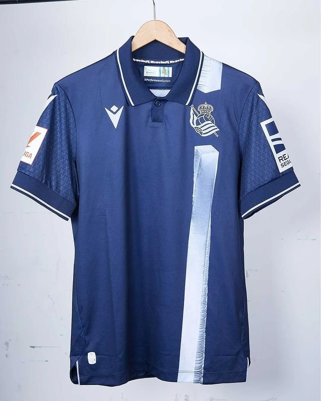 361688688_6460247987398675_476549837519731825_n Nova Camisa Real Sociedad Away Azul 2023/24 Masculina