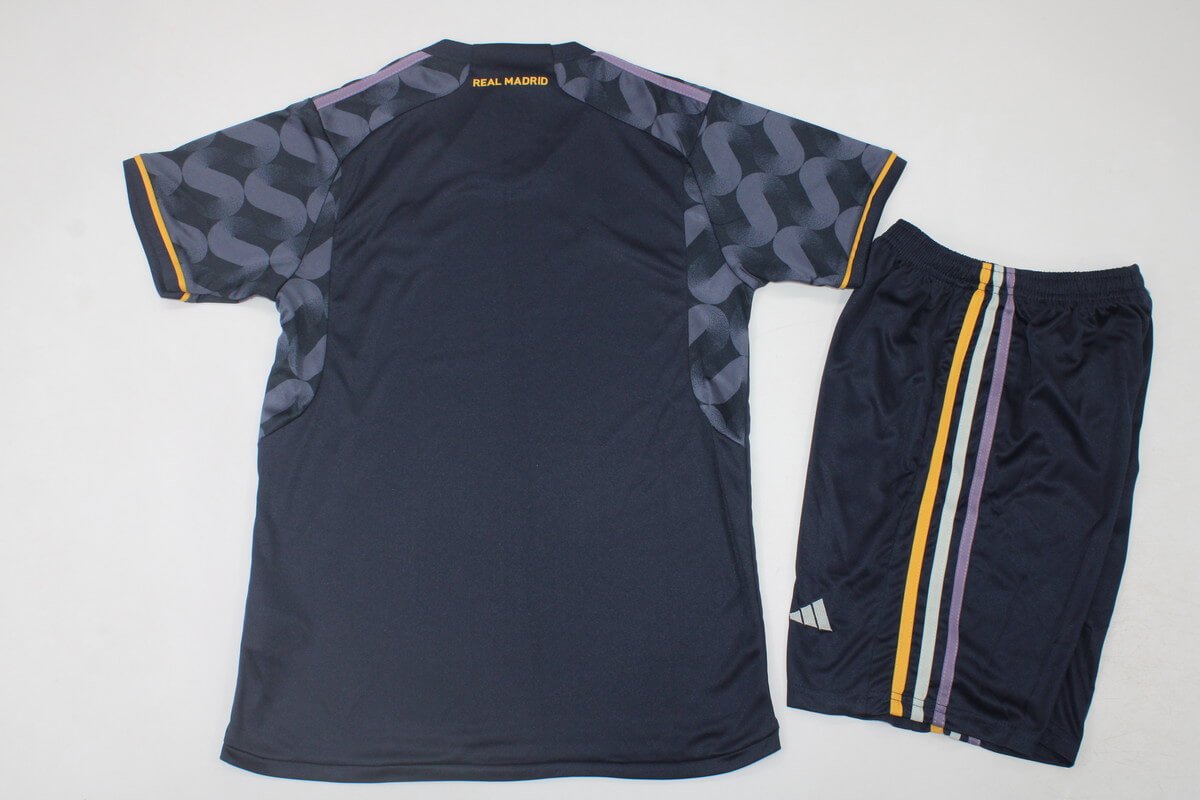 04aff04a Kit Infantil do Vini Jr. Real Madrid Preta 2023/24
