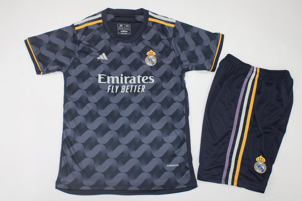 4bfb2c19 Kit Infantil do Vini Jr. Real Madrid Preta 2023/24