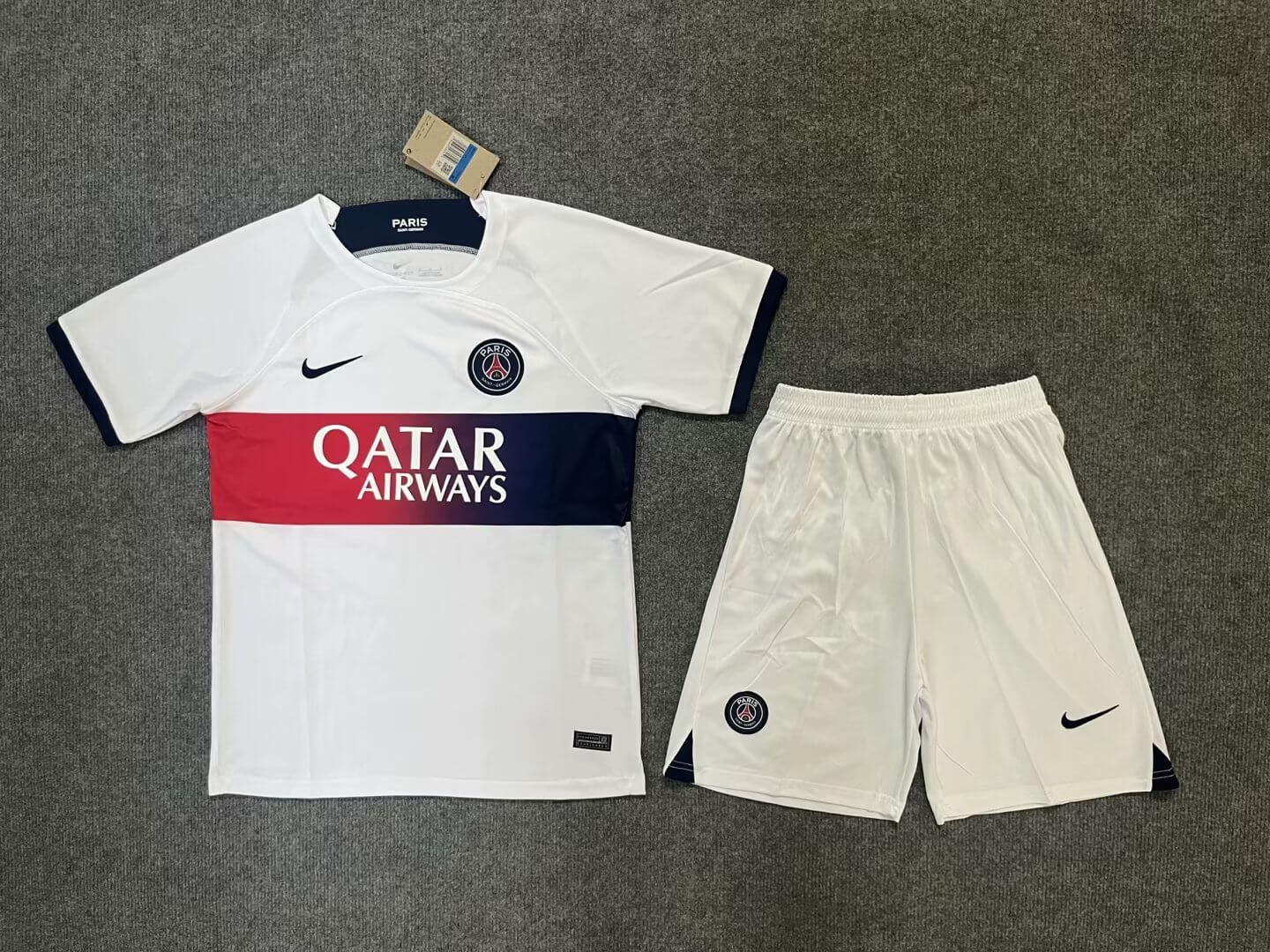 5548b1ea Kit Infantil do MBAPPÉ PSG Branca 2023/24
