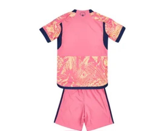 Captura de tela 2023-08-11 143343 Kit Infantil Leeds United 3 Rosa 2023/24 Unissex