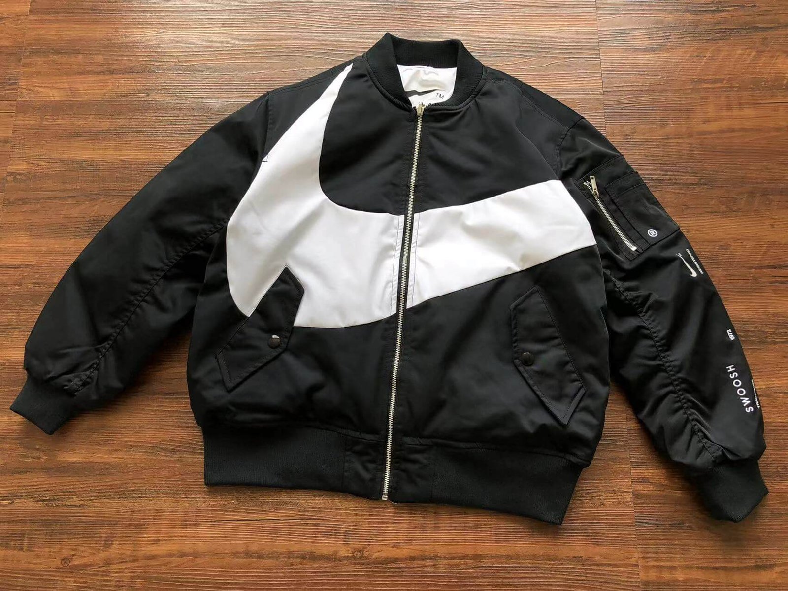 b1d2ab29 Jaqueta Nike Sportswer Swoosh Thermafit Bomber