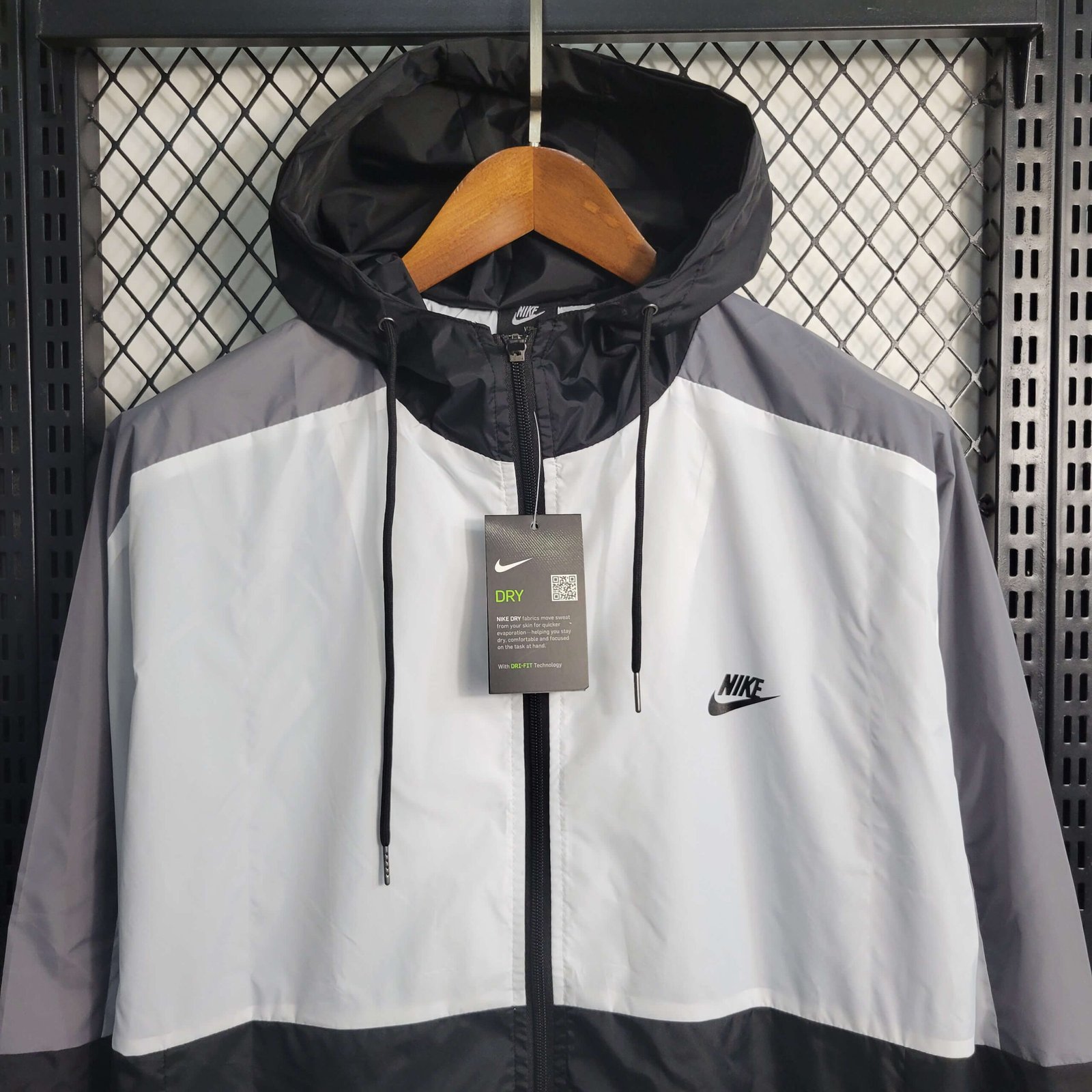 jaqueta-masculina-nike-hd-woven-cb-ed6e168b87f802038f42ee78b8cbbd42-removebg-preview