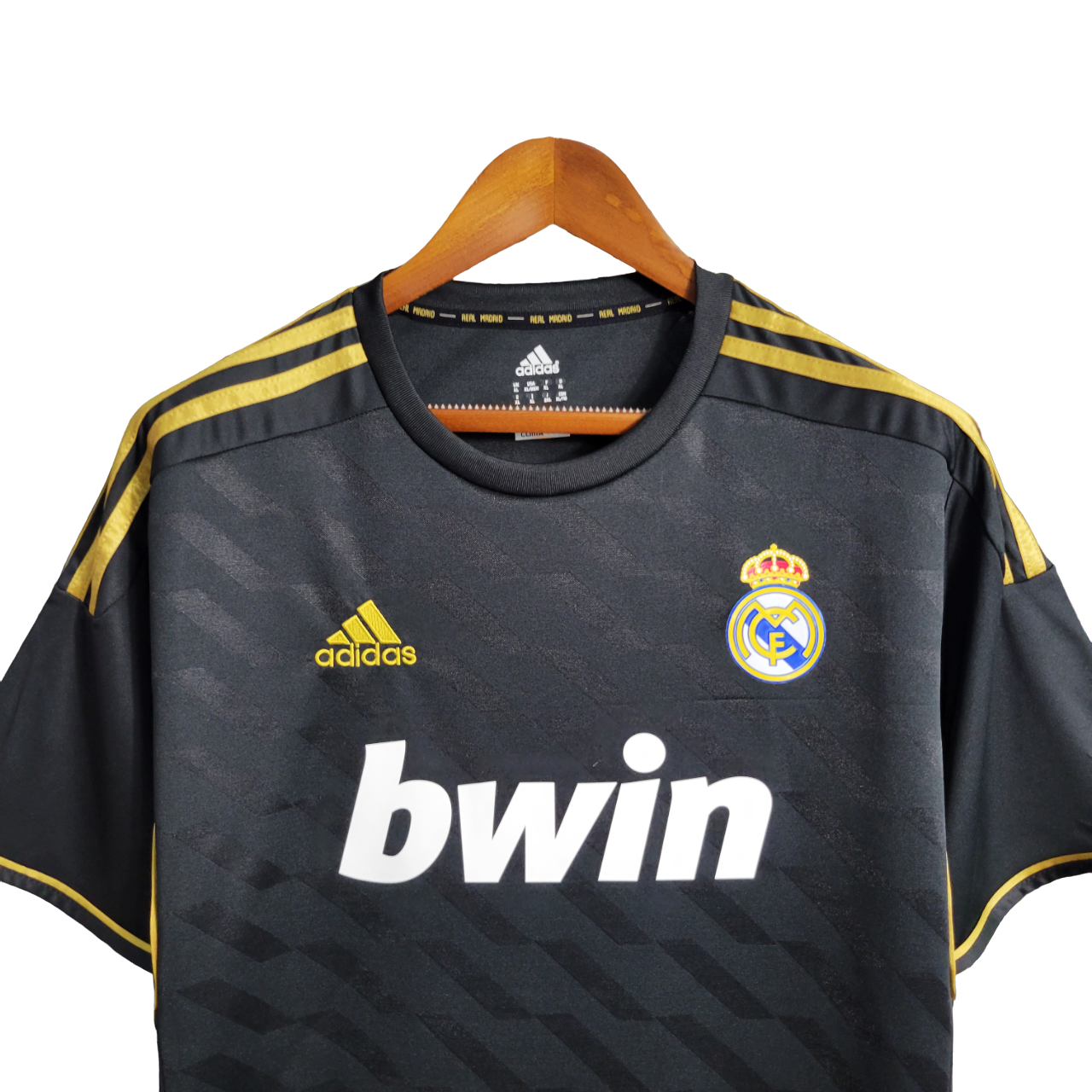 8042bd72-PhotoRoom.png-PhotoRoom Camisa Real Madrid Away Preta 2011/12 Masculina