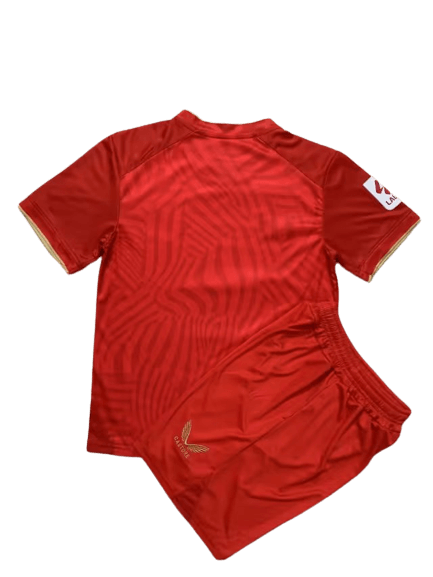 Kit Infantil Sevilla Vermelha 2023/24 Unissex Kit Infantil Sevilla Vermelha 2023/24 Unissex