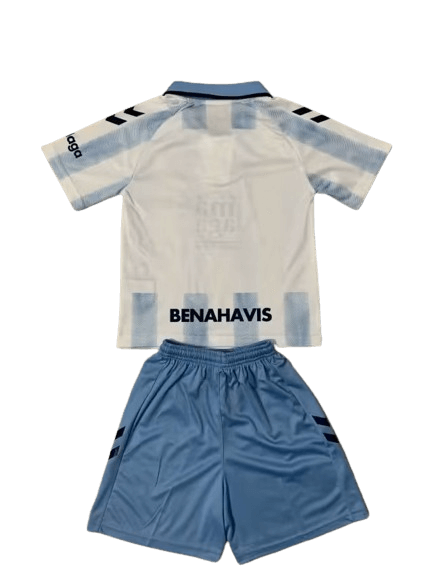 Kit Infantil Málaga Azul Claro 2023/24 Unissex Kit Infantil Málaga Azul Claro 2023/24 Unissex