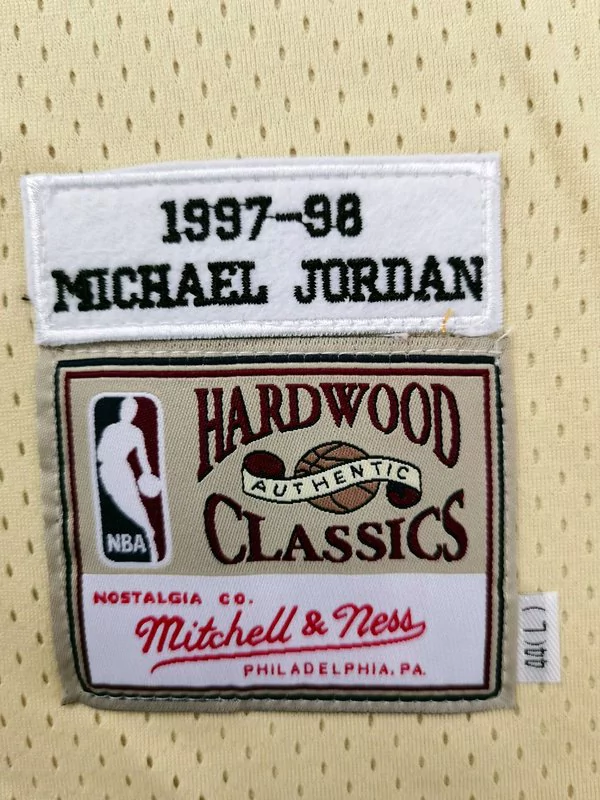 Regata NBA Mitchell & Ness - Chicago Bulls 1997/98 Retro - Jordan #23 Regata NBA Mitchell & Ness - Chicago Bulls 1997/98 Retro - Jordan #23