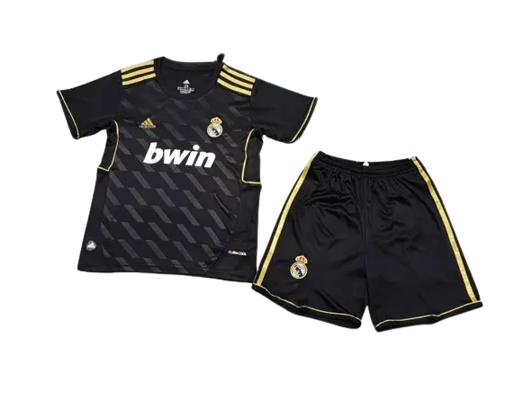Kit Infantil Real Madrid Away Preta II 2011/12 Unissex Kit Infantil Real Madrid Away Preta II 2011/12 Unissex