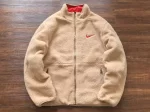 Casaco de Frio Nike Lã Reversível Preto/Bege Leap High Just do It