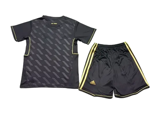 Kit Infantil Real Madrid Away Preta II 2011/12 Unissex Kit Infantil Real Madrid Away Preta II 2011/12 Unissex