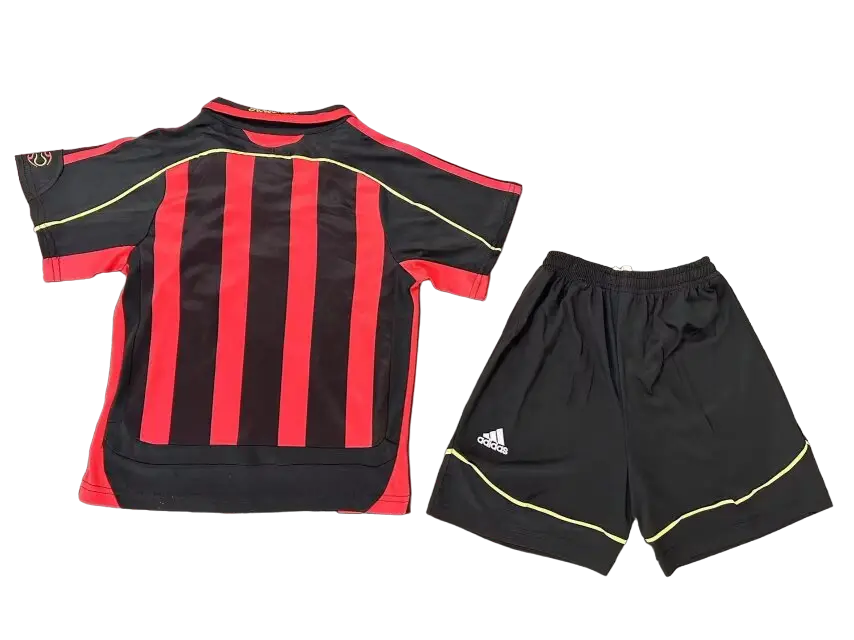 Kit Infantil Ac Milan Preta/Vermelha Home I 2006/07 Unissex Kit Infantil Ac Milan Preta/Vermelha Home I 2006/07 Unissex