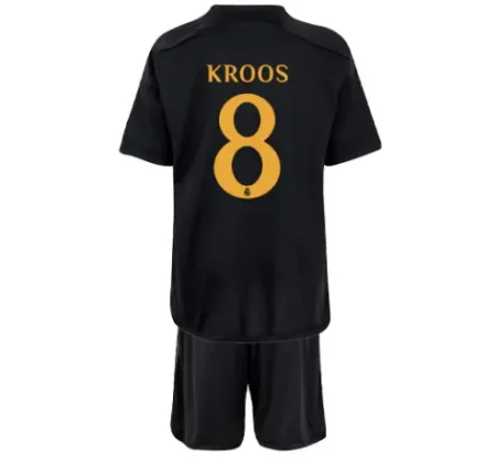 Kit Infantil Toni Kroos #8 Real Madrid III Preta 2023/24