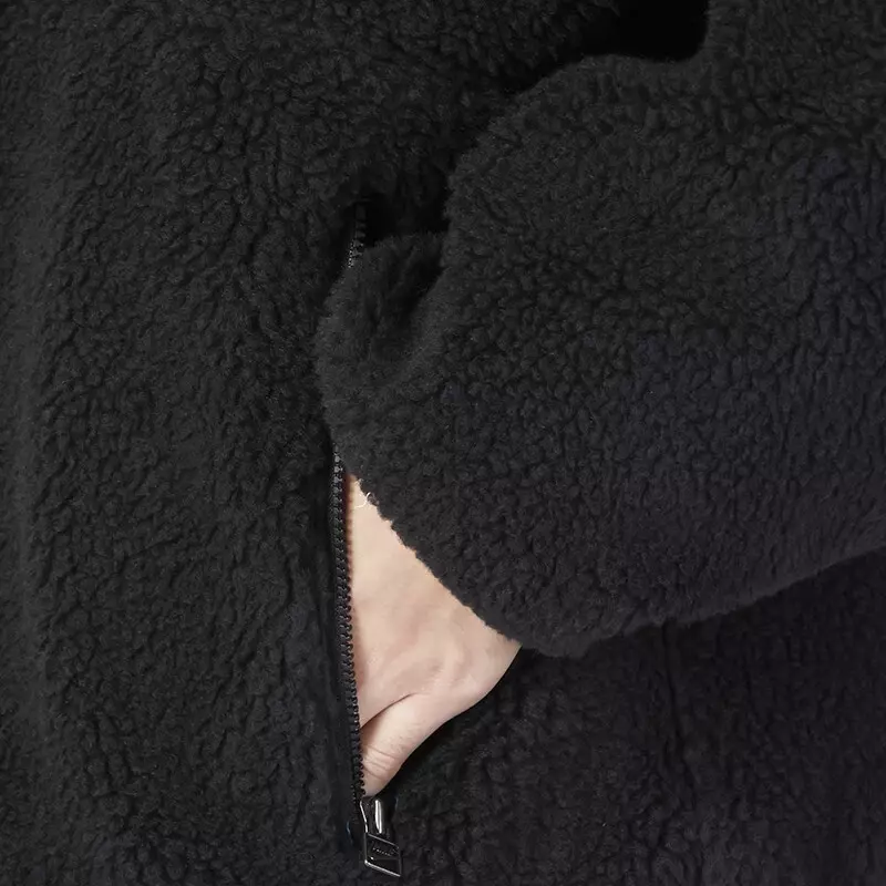 Casaco de Frio Nike Lã Reversível Preto/Bege Leap High Just do It Casaco de Frio Nike Lã Reversível Preto/Bege Leap High Just do It