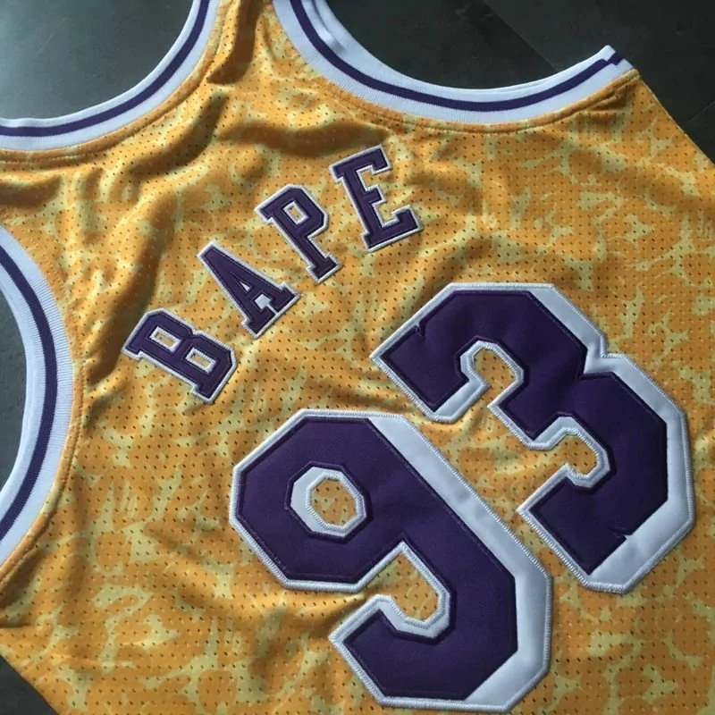 regata-a-bathing-ape-x-mitchell-ness-lakers-121-16e3041383145fed5716220601360508-1024-1024 Regata A Bathing Ape x Mitchell & Ness - Lakers