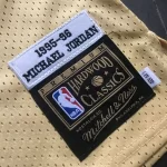 regata-nba-mitchell-ness-chicago-bulls-retro-1997-1998-bege-jordan-231-6c4b1724e8a5029d1e15914107767183-1024-1024