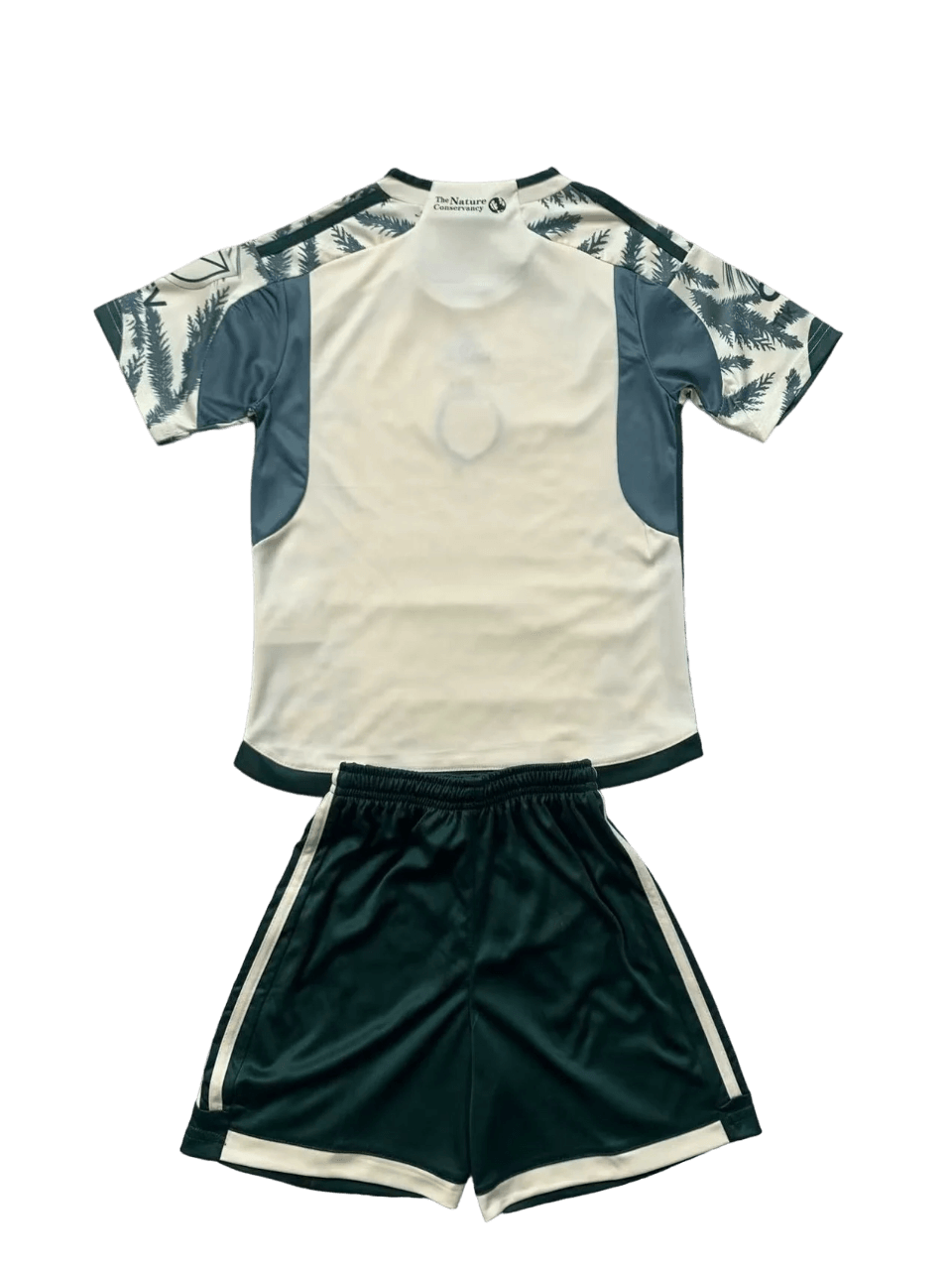 Kit Infantil Reserva Portland Timbers Branca/Verde 2024/25 Unissex Kit Infantil Reserva Portland Timbers Branca/Verde 2024/25 Unissex