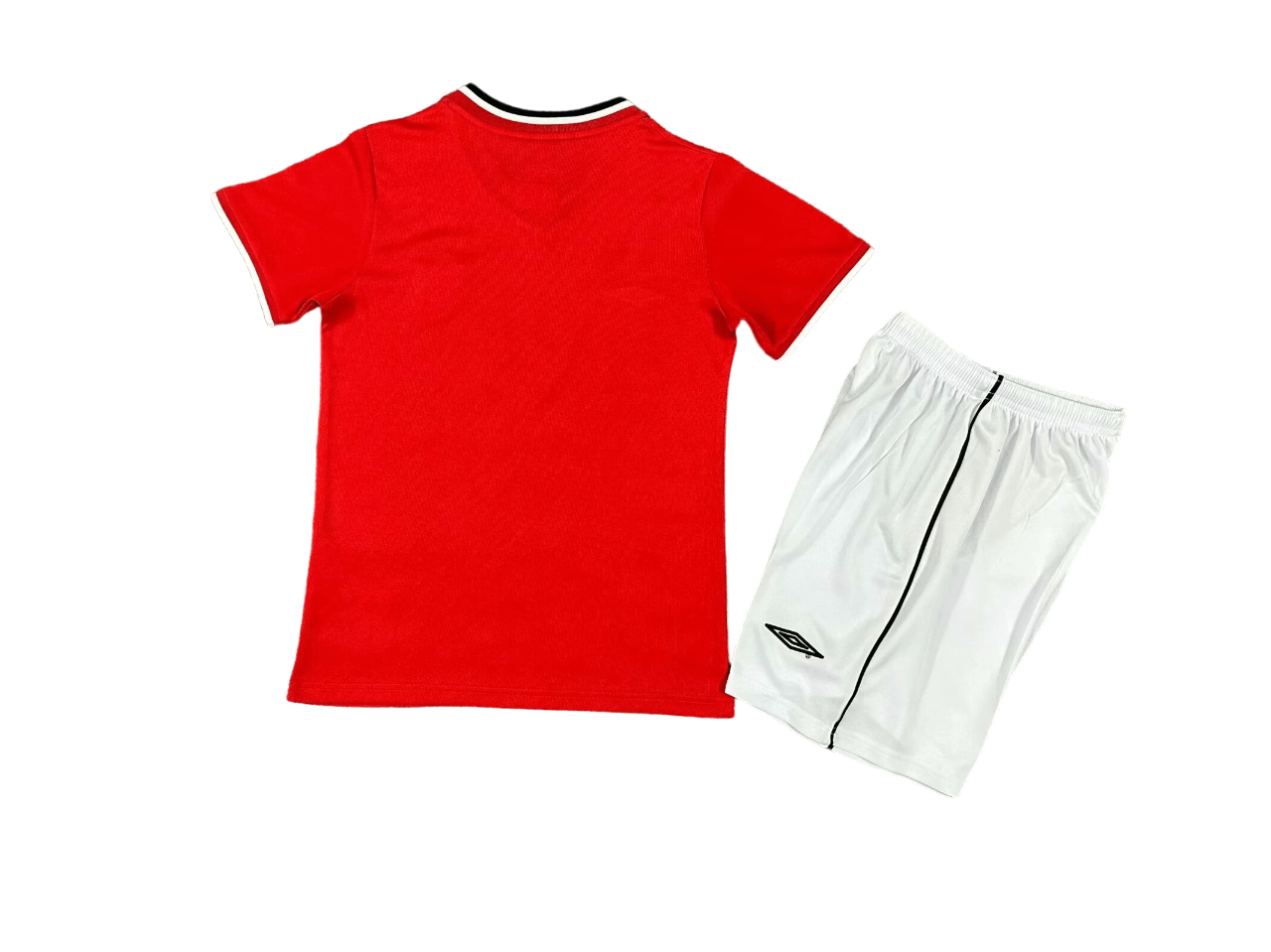 Kit Infantil Manchester United Vermelha I 2000 Unissex Kit Infantil Manchester United Vermelha I 2000 Unissex