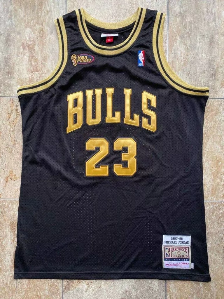 Regata Mitchell & Ness - Bulls 1997-98 Retro - Jordan #23 Preta Regata Mitchell & Ness - Bulls 1997-98 Retro - Jordan #23 Preta