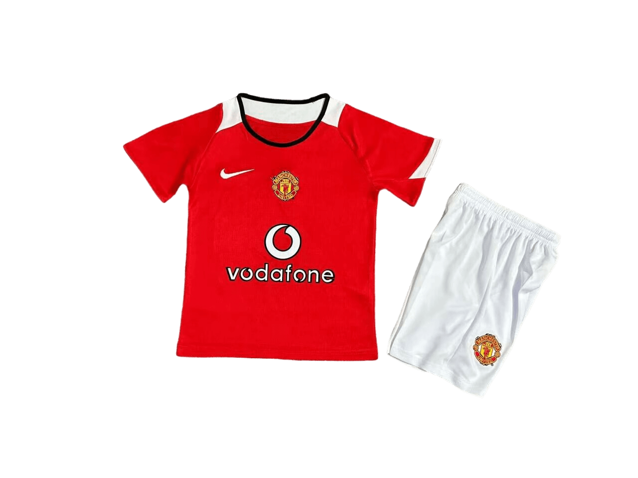 Kit Infantil Manchester United Vermelha I 2004 Unissex Kit Infantil Manchester United Vermelha I 2004 Unissex