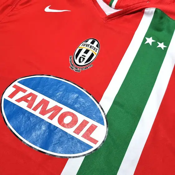 Camisa Juventus Vermelha Away 2005/06 Retrô Masculina Camisa Juventus Vermelha Away 2005/06 Retrô Masculina