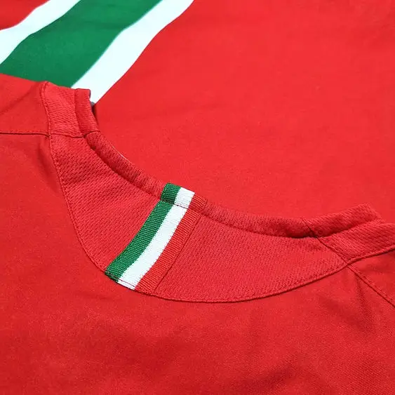 Camisa Juventus Vermelha Away 2005/06 Retrô Masculina Camisa Juventus Vermelha Away 2005/06 Retrô Masculina