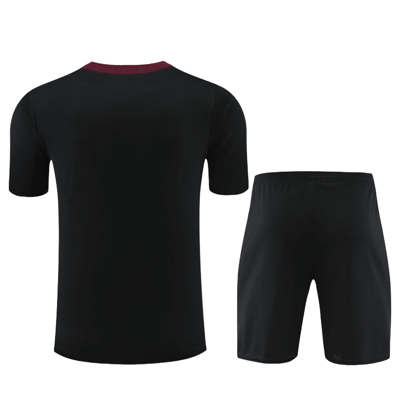 Conjunto de Treino PSG Camisa Preta + Bermuda Preta 2024/25 Conjunto de Treino PSG Camisa Preta + Bermuda Preta 2024/25
