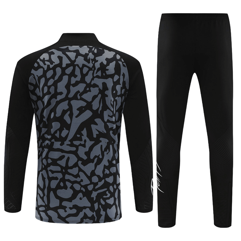 Conjunto de Treino PSG Jaqueta + Calça Cinza/Preta 2023/24 Conjunto de Treino PSG Jaqueta + Calça Cinza/Preta 2023/24