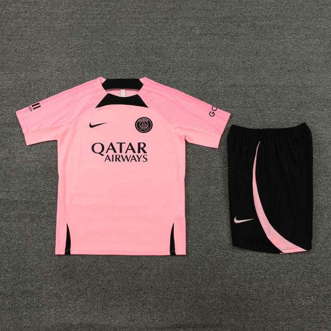 Conjunto de Treino PSG Camisa Rosa + Bermuda Preta 2023/24 Conjunto de Treino PSG Camisa Rosa + Bermuda Preta 2023/24