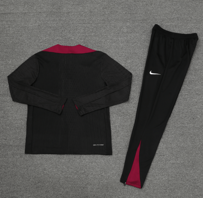 Conjunto de Treino PSG Jaqueta+ Calça Preta 2024/25 Conjunto de Treino PSG Jaqueta+ Calça Preta 2024/25