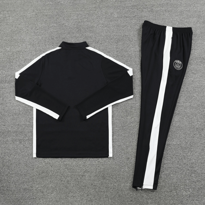 Conjunto de Treino PSG Jaqueta + Calça Preta 2023/24 Conjunto de Treino PSG Jaqueta + Calça Preta 2023/24