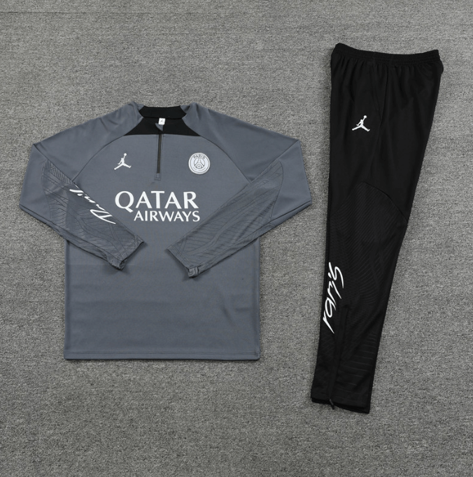 Conjunto de Treino PSG Jaqueta+Calça Cinza Escuro/Preta 2023/24 Conjunto de Treino PSG Jaqueta+Calça Cinza Escuro/Preta 2023/24